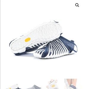 Vibram wrap around shoes